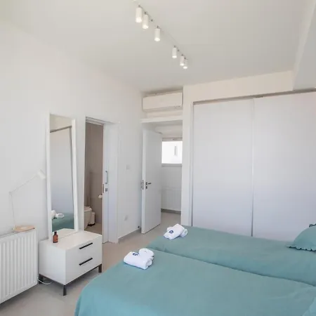 Olivine Pearl 3 * Protaras