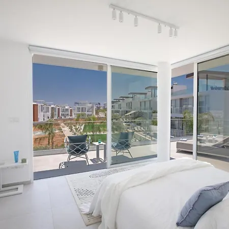 Olivine Pearl 3 * Protaras