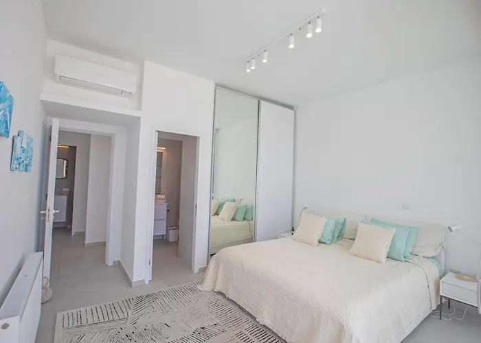 Olivine Pearl 3 Vilă